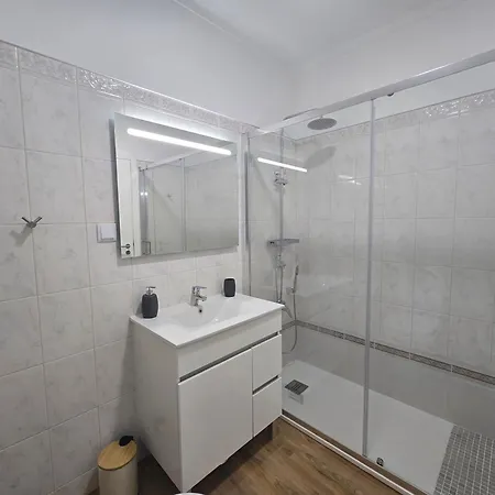 Avenida Mar 2 - Edf Satelite Com Ac, Garagem, Wifi, 150 Mts * Quarteira