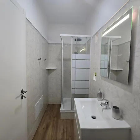 Avenida Mar 2 - Edf Satelite Com Ac, Garagem, Wifi, 150 Mts * Quarteira