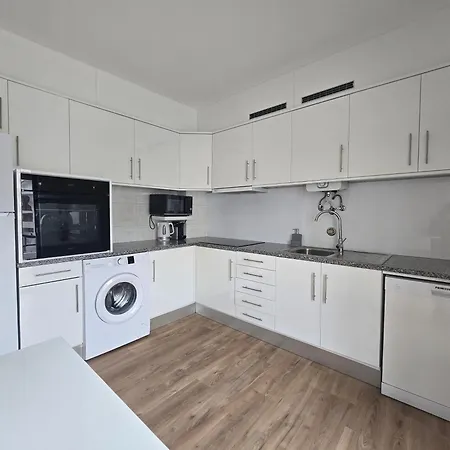 Avenida Mar 2 - Edf Satelite Com Ac, Garagem, Wifi, 150 Mts *