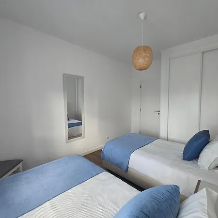 Modern - Avenida Mar 2 * Картейра